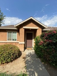 Building Photo - Charming home for rent in Visalia