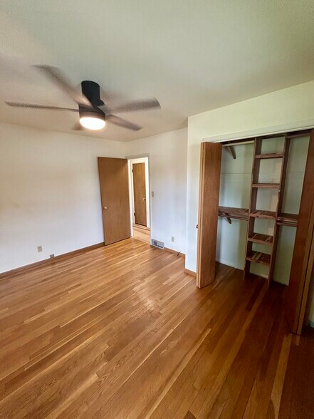 Bedroom #1 with cedar closet - 2832 S 11th Pl