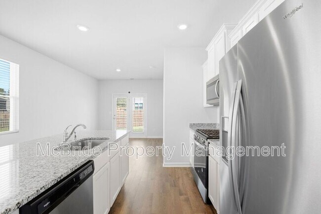 Building Photo - 6036 Beadlow St