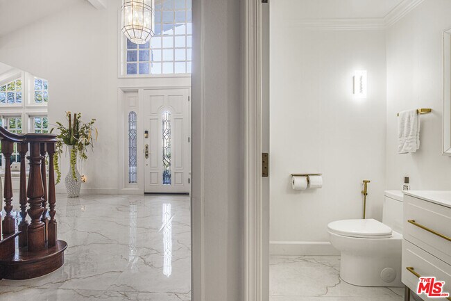 Building Photo - 6111 County Oak Rd