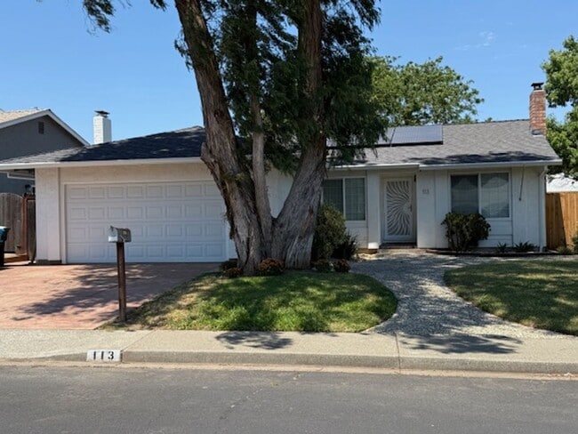 Primary Photo - Wonderful 4 bedroom single story with sola...