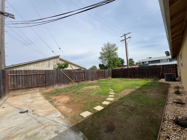 Building Photo - 4 Bedroom, 2 Bath Single Story Corner Lot Home in Rancho Cordova
