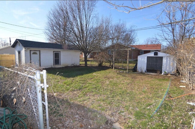 Building Photo - 420 Hedgewood Dr