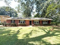 Building Photo - ** 4 Bed 2 Bath located in Dalraida ** Call 334-366-9198 to schedule a self tour