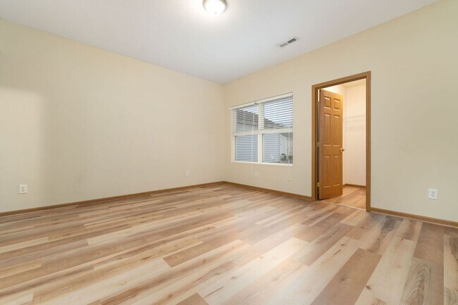 Building Photo - Beautifully Updated Single Family in a Private Community