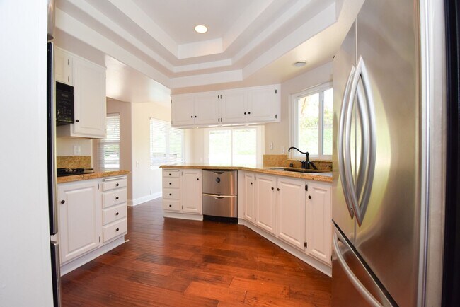 Building Photo - 6490 La Senda Ct