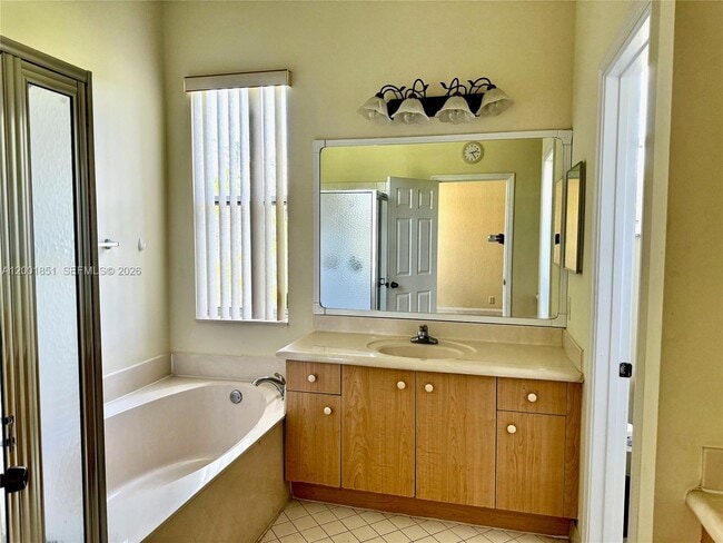 Building Photo - 1006 Sunflower Cir