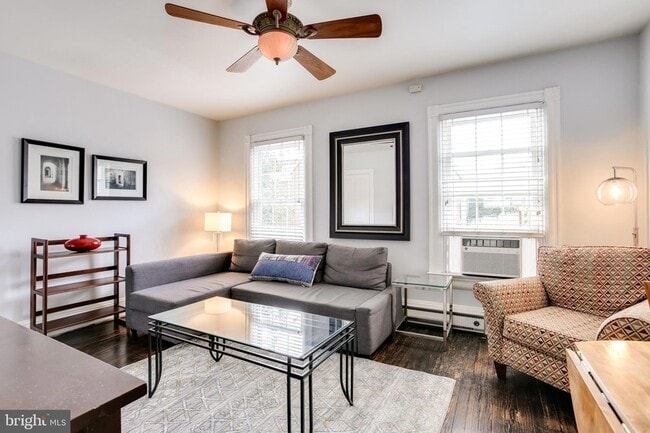 Building Photo - 1211 33rd St NW