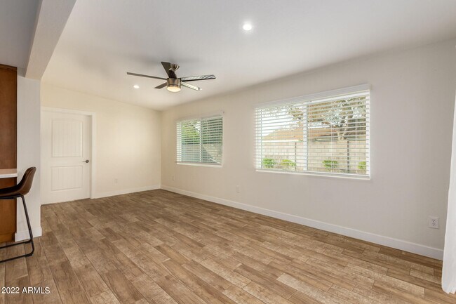 Building Photo - 13838 N 37th Way