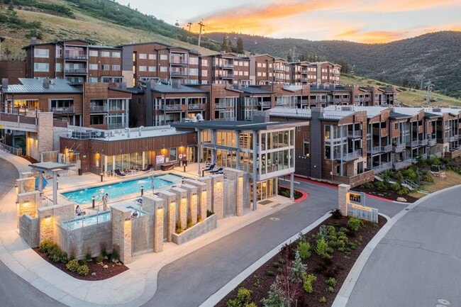 Building Photo - 2752 W High Mountain Rd