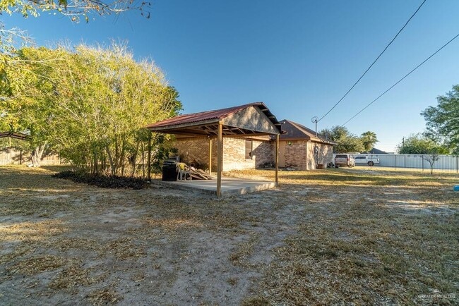 Building Photo - 17 Greenland Cir S