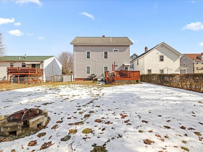 Building Photo - 88 Pleasant St