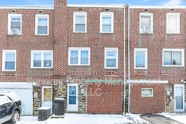 Building Photo - 259 W Wyncliffe Ave