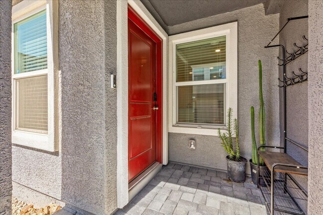 Building Photo - Contemporary 2025  3BD Home Featuring Open-Concept Living & Large Loft