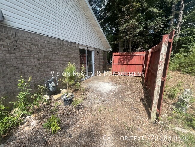 Building Photo - 10 S Creek Rd