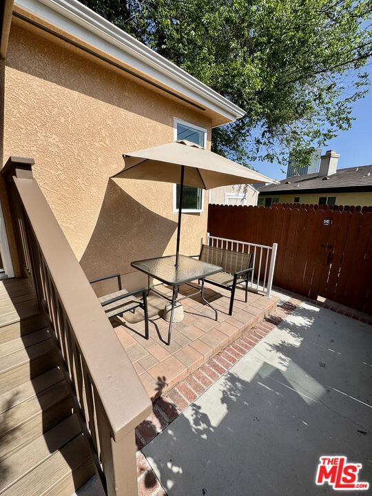 Building Photo - 10740 Aqua Vista St