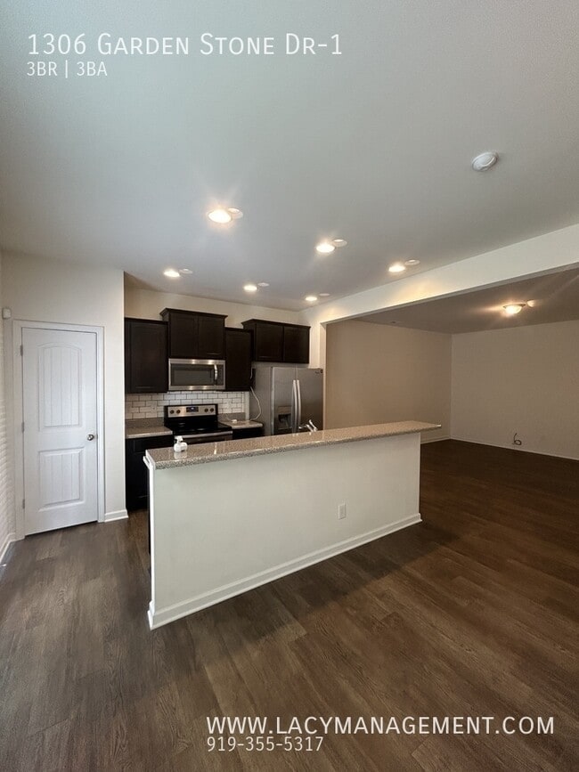 Building Photo - 1306 Garden Stone Dr