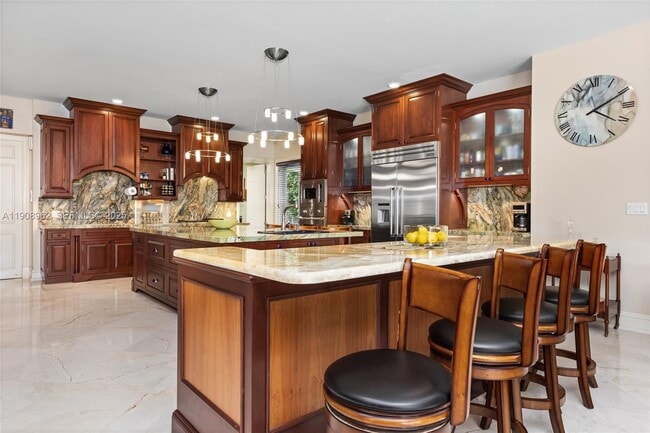 Building Photo - 70 Bay Colony Ln