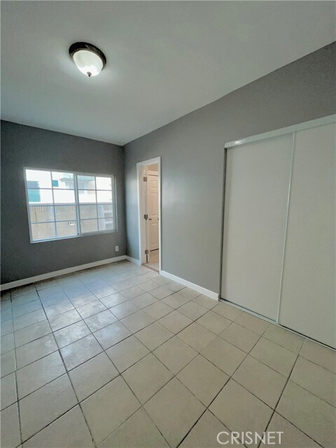 Building Photo - 4432 3rd Ave