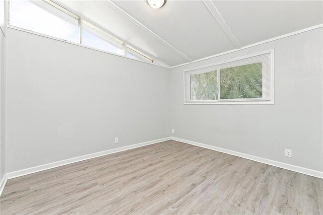 Building Photo - 508 Landers St