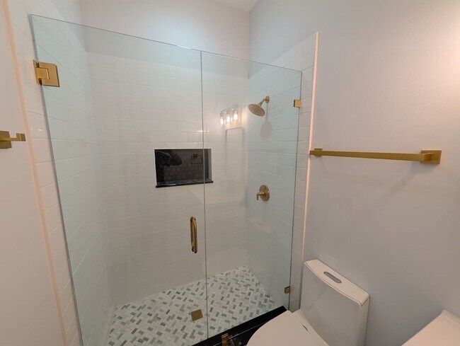 Building Photo - Luxury-Style 3BR Home in Prime West Palm Beach Location