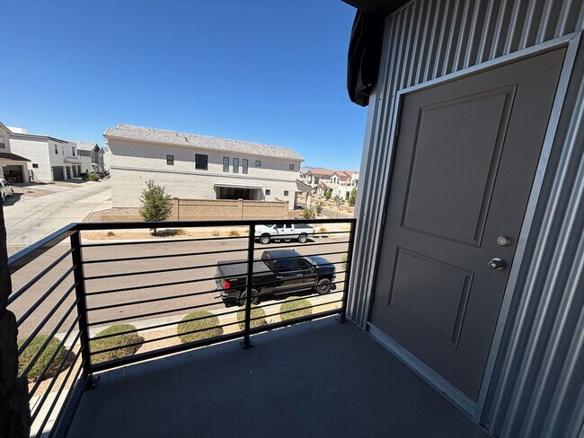 Building Photo - 1 BEDROOM APARTMENT FOR RENT IN DESERT COLOR!
