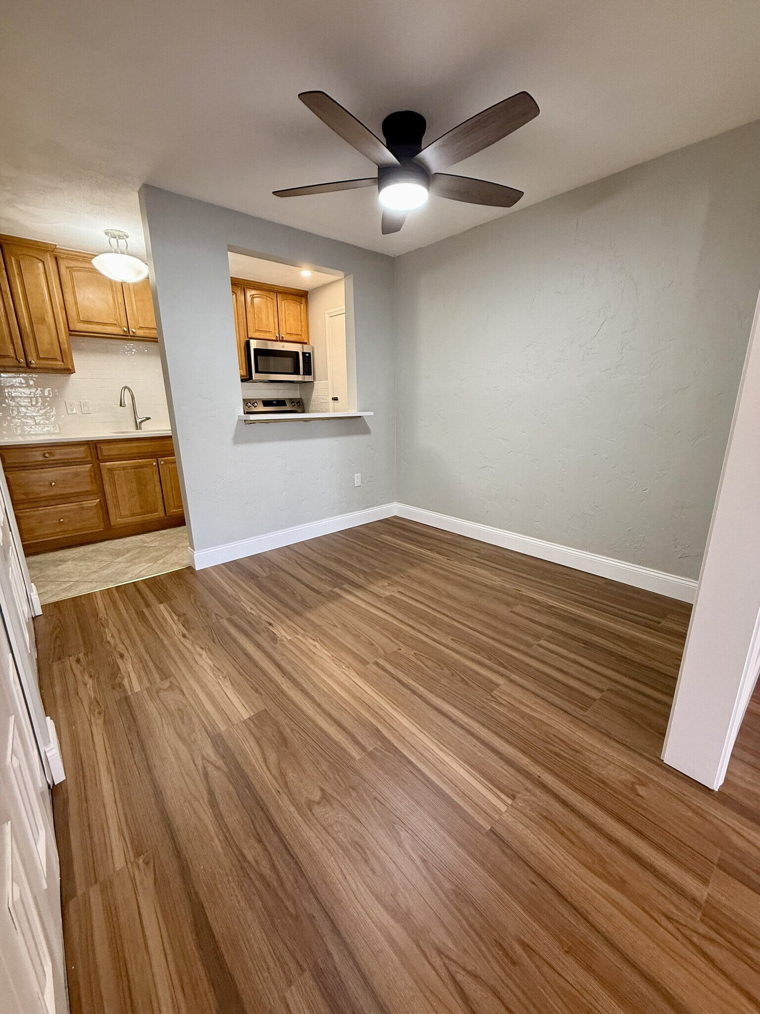 Building Photo - 5 Washington St