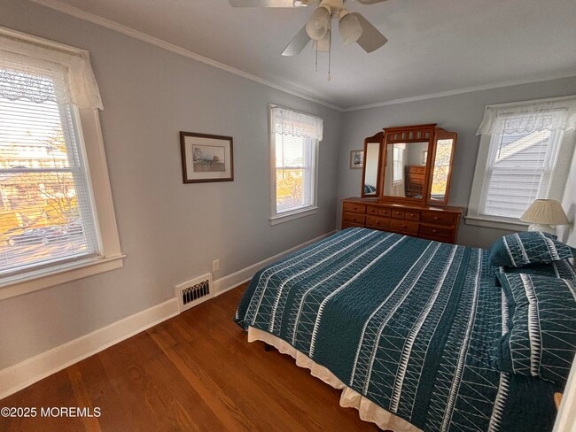 Building Photo - 411 Lincoln Ave