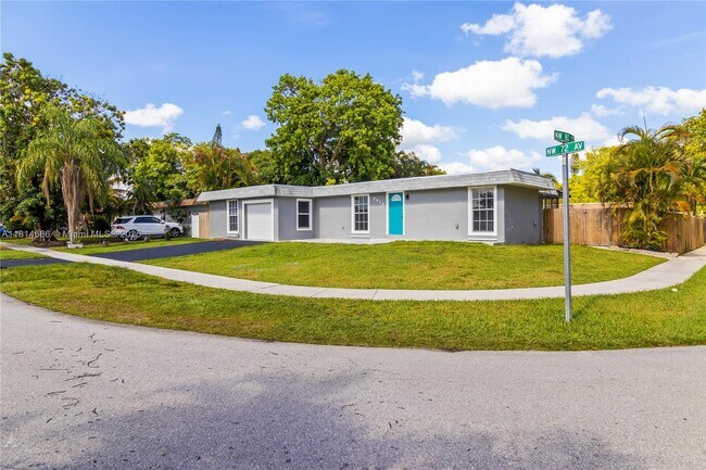 Building Photo - 7913 NW 72nd Ave
