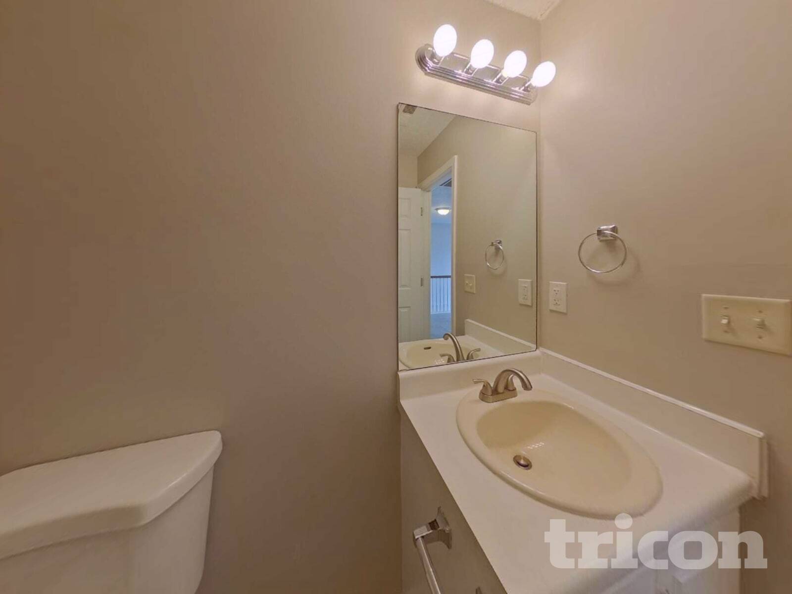 Building Photo - 5774 Broadleaf Way