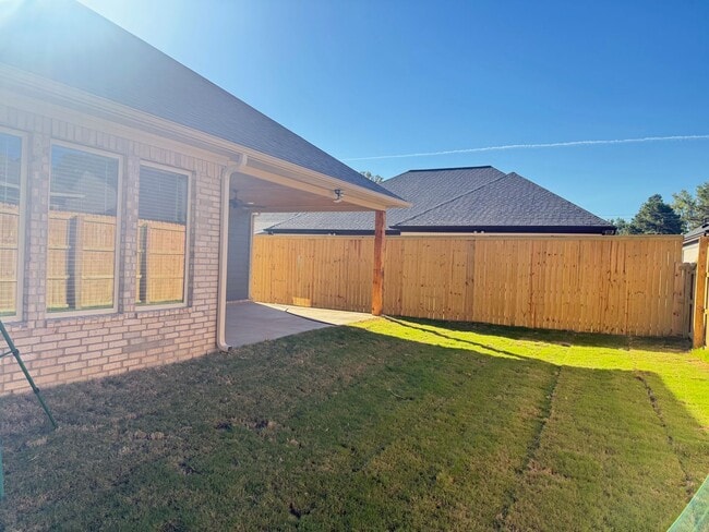 Building Photo - 4005 Doler Cv