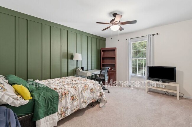Building Photo - 1608 Rogers Pointe Ln