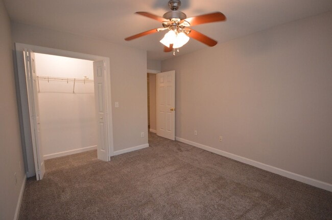 Building Photo - 3319 Philmont Dr