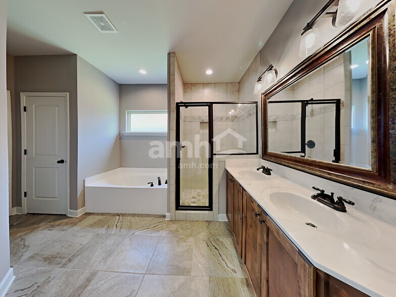 Building Photo - 3397 Marion Ln