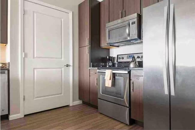 Building Photo - 12800 Corporate Hill Dr