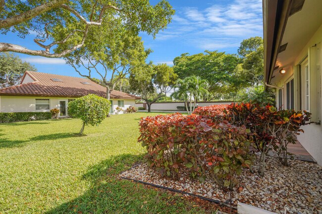 Building Photo - 6099 Waldwick Cir