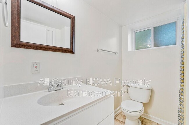 Building Photo - 3160 Ravenwood Dr