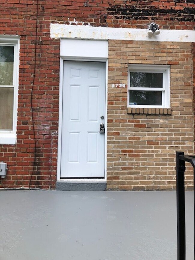 Building Photo - Beautiful and ready to move in 3 Bedroom, 1 Full Bath home just minutes from downtown!