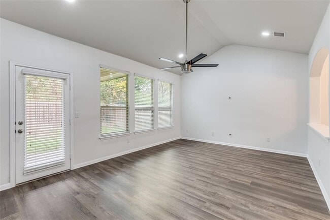 Building Photo - 10805 Owyhee Vw