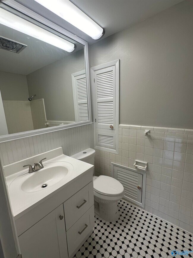 Building Photo - 3912 Richland Dr NW
