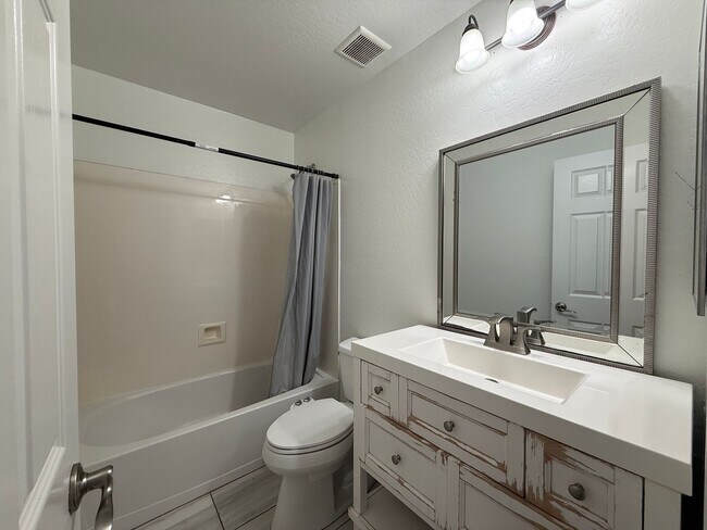 Building Photo - Spacious four bedroom for lease in Laveen Meadows!