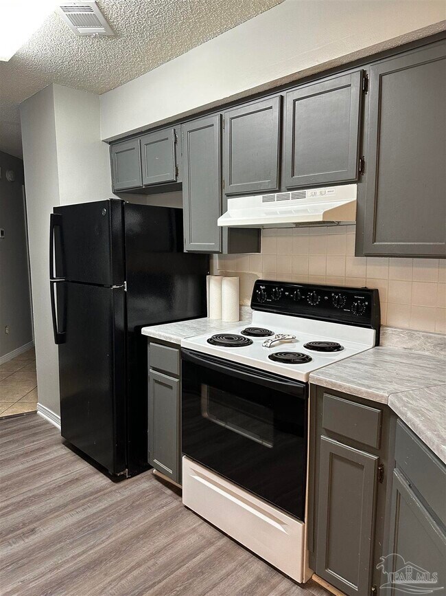 Building Photo - 7225 W Fairfield Dr