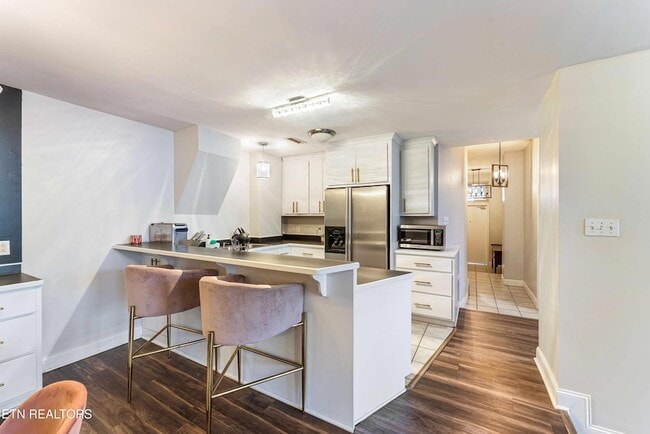 Building Photo - 523 N Bertrand St