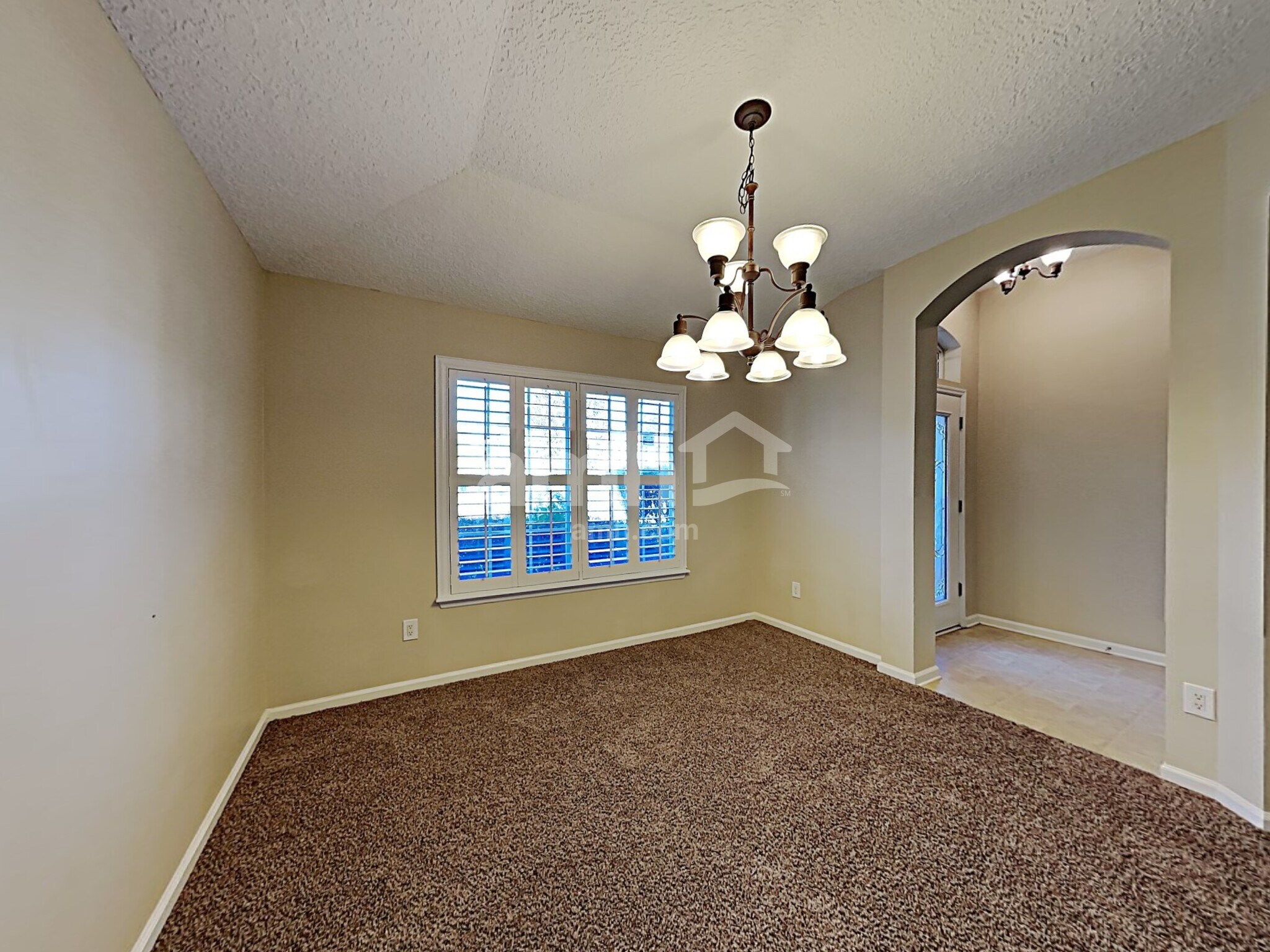 Building Photo - 11390 Oaklawn Rd