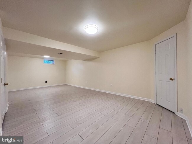 Building Photo - 8596 Trail View Dr