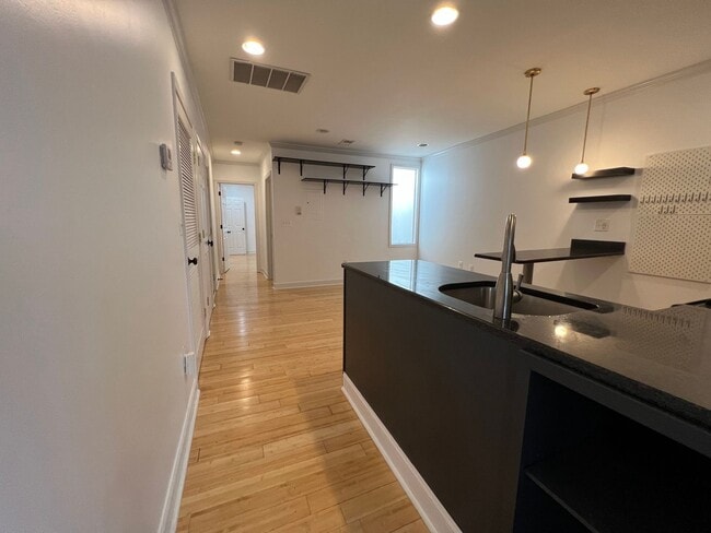 Building Photo - Charming 2BR/1.5BA near Gallaudet University!