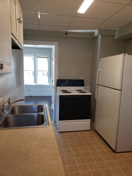 Building Photo - 500 N Catherine St