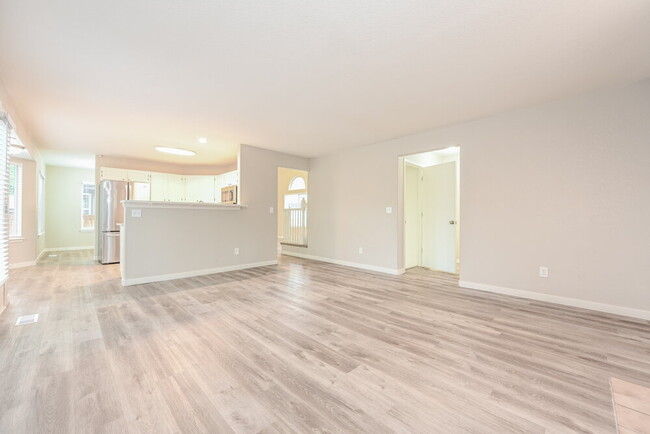 Building Photo - 9978 Deer Creek Ln