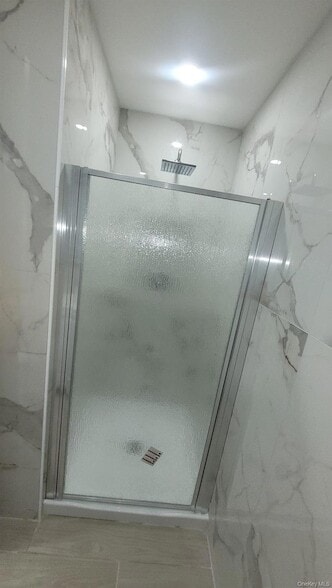 Building Photo - 8 Dee Pl