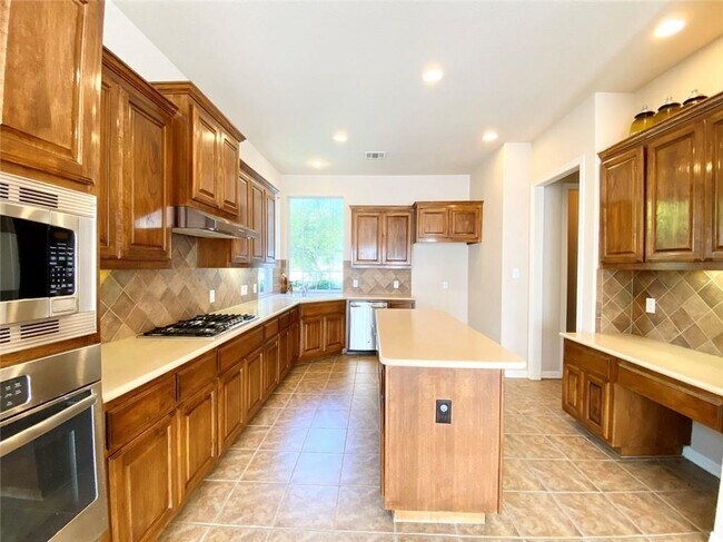 Building Photo - 2806 Cool River Loop